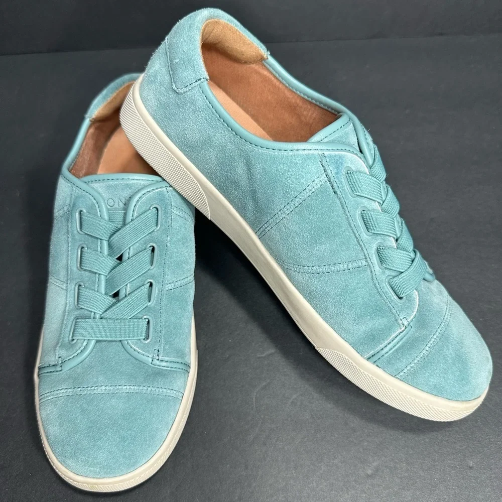VIONIC Teal Suede Sneakers size 6 pre owned Exellent condition.